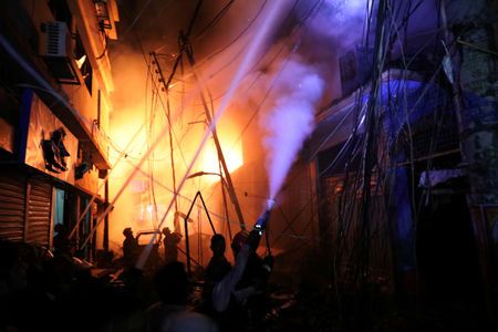 وقوع آتش‌سوزی در بنگلادش جان دست‌کم ۷۰ نفر را گرفت+تصاویر