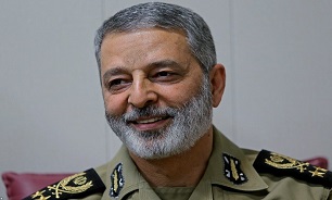 فرمانده کل ارتش از پایگاه هوانیروز شهید آسیایی و مرکز تعمیرات شهید فرخی‌نیا بازدید کرد