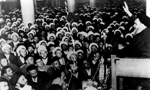 روحانیت متعهد، به خون سرمایه‌داران زالوصفت تشنه است و هرگز با آنان سر آشتی نداشته و نخواهد داشت