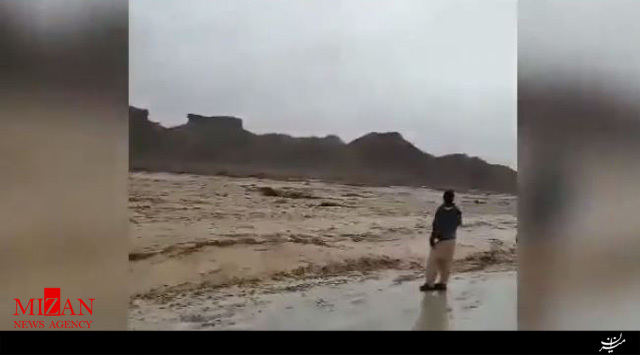 سیلاب در مسیر زابل به زاهدان سیلاب در مسیر زابل به زاهدان