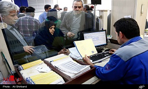 بانک مرکزی: وزارت صنعت بیش از حد مجاز خودرو نفروشد/ پولی برای وام نداریم
