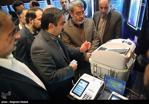 دستگاه اخذ رأی الکترونیکی برای انتخابات + تصاویر دستگاه اخذ رأی الکترونیکی برای انتخابات + تصاویر