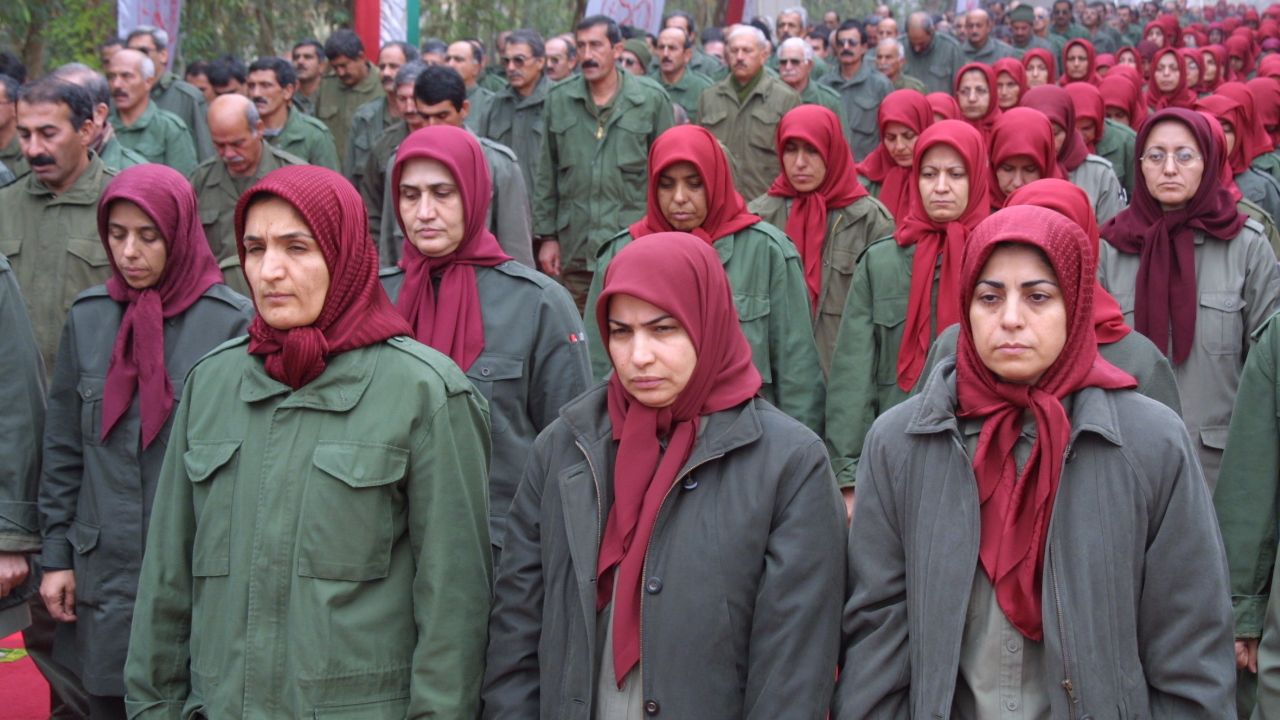 بحران شدید داخلی در گروهک منافقین/ناکارآمدی اوباش اینترنتی منافقین در اردوگاه آلبانی/اعضای فراری منافقین چیزی جز لباس ندارند