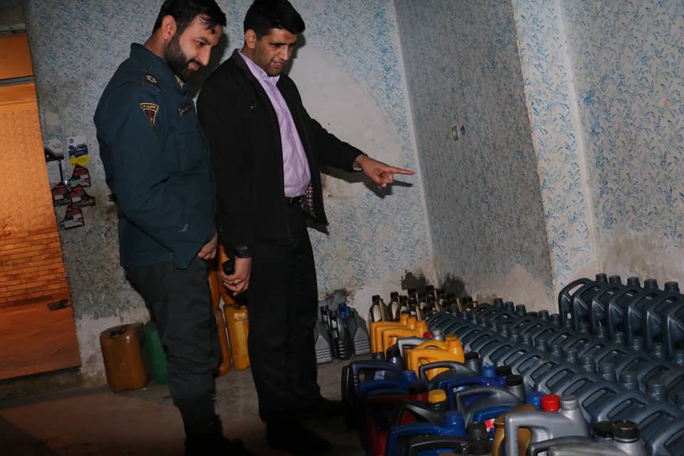 یک کارگاه تولید سم غیر مجاز کشاورزی در شهرستان زرند شناسایی و پلمب شد یک کارگاه تولید سم غیر مجاز کشاورزی در شهرستان زرند شناسایی و پلمب شد