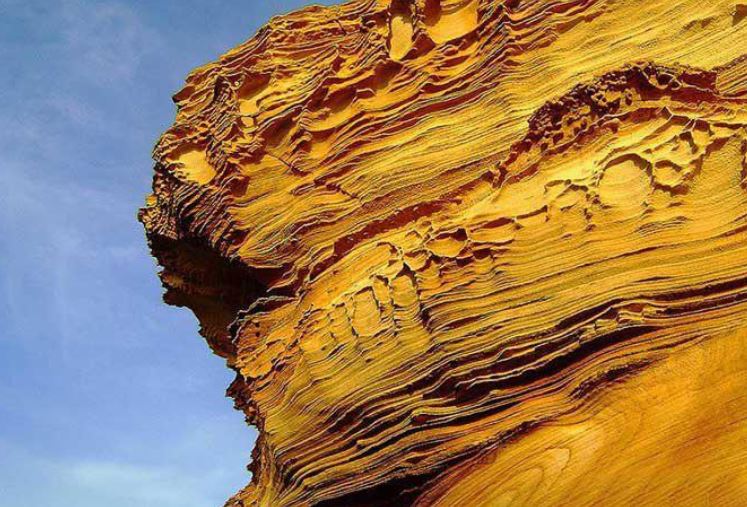 تصاویری زیبا از سنگ های ماسه ای نقاشی شده!