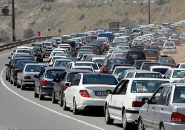 ترافیک در آزادراه کرج-تهران سنگین است/ بارش باران در استانهای سمنان، خراسان شمالی و رضوی