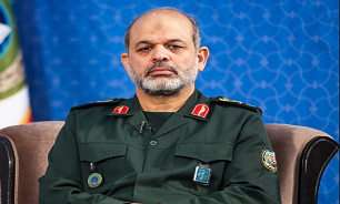 سردار وحیدی: صَرف هزینه‌های هِنگفت پیروزی به ارمغان نمی‌آورد