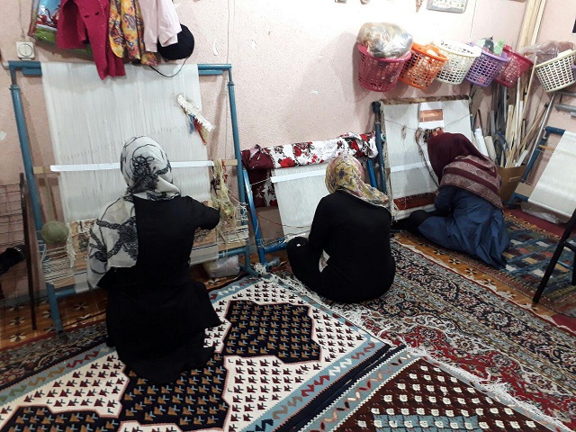 ۸۰۰ هزار قالیباف در سال جدید بیمه می‌شوند