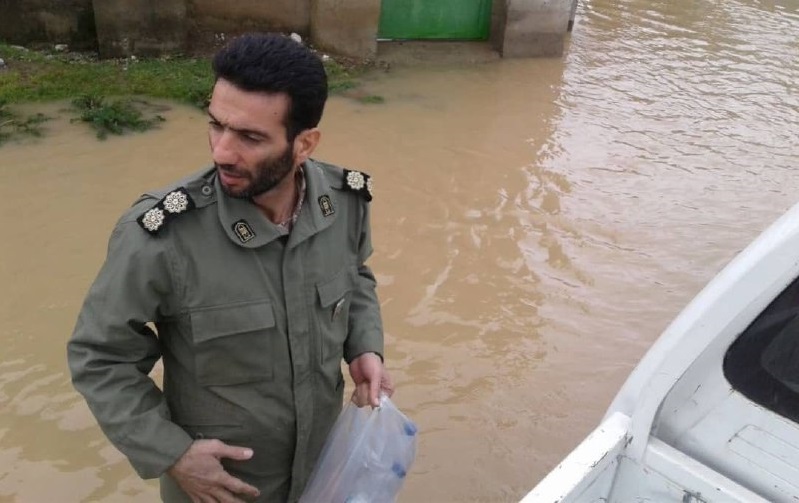 امدادرسانی نیروهای بسیج و سپاه به سیل زدگان استان گلستان امدادرسانی نیروهای بسیج و سپاه به سیل زدگان استان گلستان