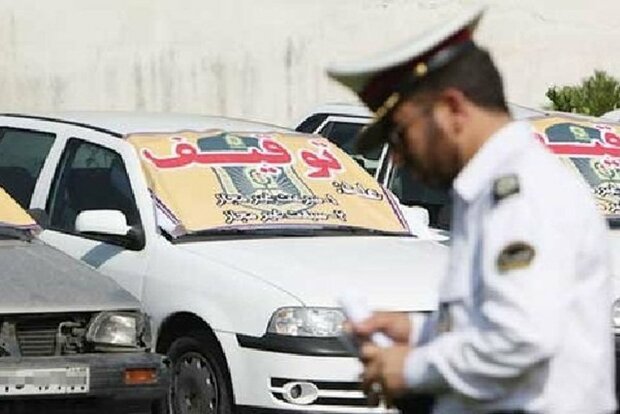 توقیف خودرو پژو پارس در بزرگراه آزادگان/رانندگی مخاطره آمیز با سرعت ۱۷۰ کیلومتر
