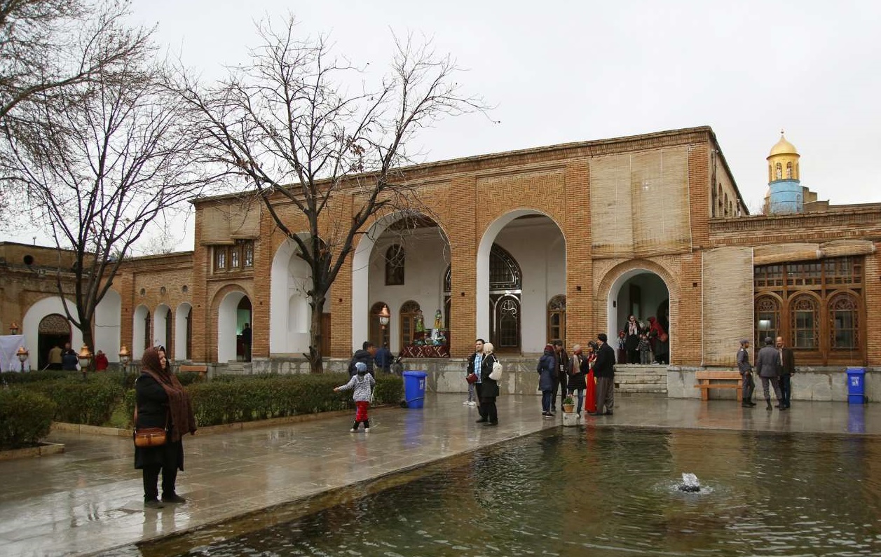مسافران نوروزی در عمارت آصف وزیری+ تصاویر مسافران نوروزی در عمارت آصف وزیری+ تصاویر