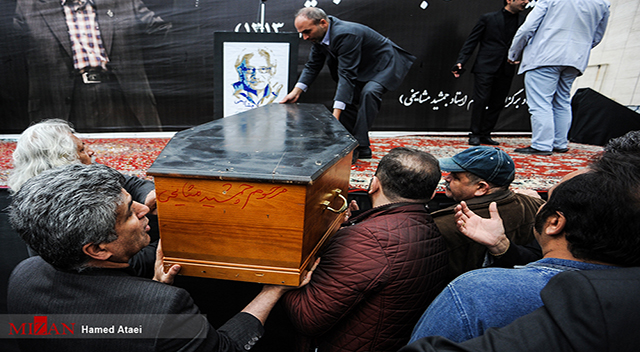 مراسم تششیع پیکر جمشید مشایخی در تالار وحدت برگزار شد مراسم تششیع پیکر جمشید مشایخی در تالار وحدت برگزار شد