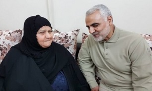 سرلشکر سلیمانی در منزل شهید علی هاشمی حضور یافت