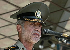فرمانده کل ارتش از تیپ ۲۸۴ شهید رستمی بازدید کرد