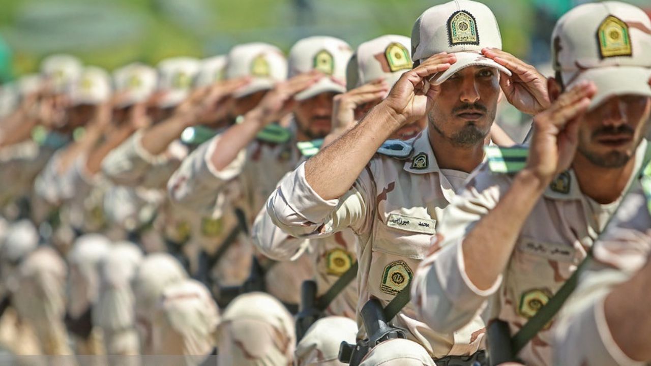 تجدید میثاق سربازان با آرمانهای حضرت امام خمینی (ره) / جشنواره سرباز فرصتی برای انعکاس توانمندی جوانان تجدید میثاق سربازان با آرمانهای حضرت امام خمینی (ره) / جشنواره سرباز فرصتی برای انعکاس توانمندی جوانان