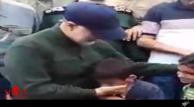 لحظاتی از دلجویی سردار سلیمانی از کودکان سیلزده شادگان لحظاتی از دلجویی سردار سلیمانی از کودکان سیلزده شادگان