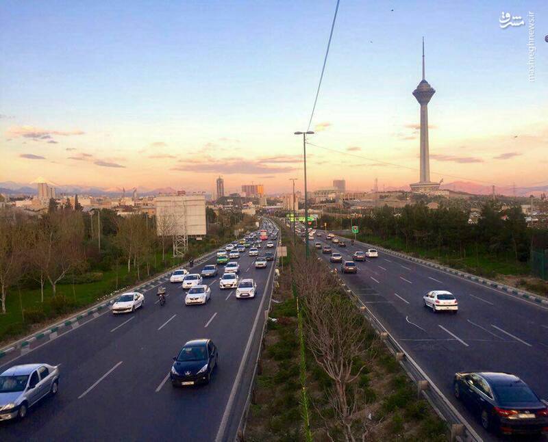 نمایی دیدنی از برج‌ میلاد و قله دماوند +عکس