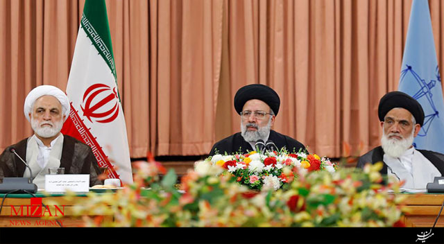 تبیین منشور قضایی در نشست روسای کل دادگستریها و دادستانهای مراکز استانها تبیین منشور قضایی در نشست روسای کل دادگستریها و دادستانهای مراکز استانها