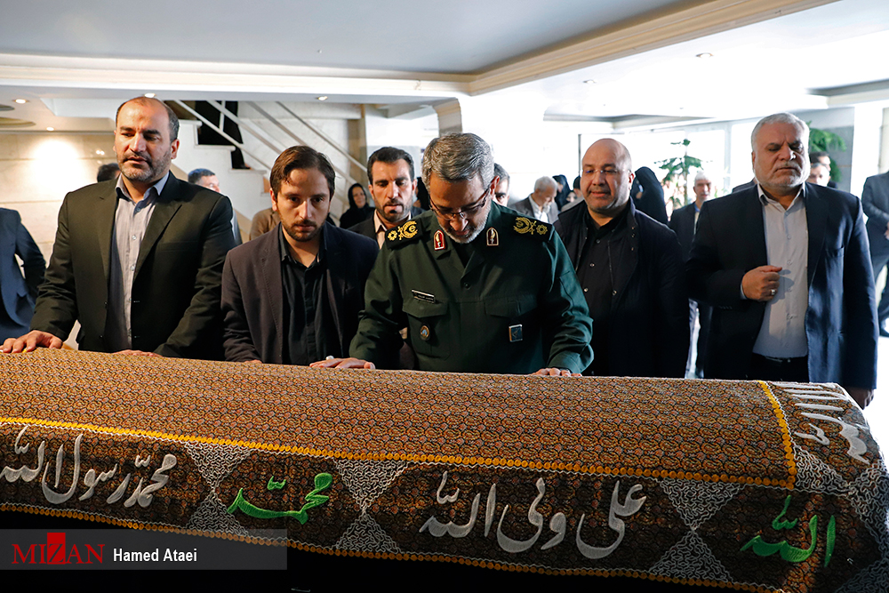مراسم تشییع پیکر مادر شهیدان طهرانی مقدم برگزار شد مراسم تشییع پیکر مادر شهیدان طهرانی مقدم برگزار شد