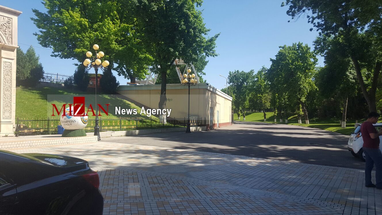 بازدید برانکو و بیرانوند از ورزشگاه مرکزی پاختاکور + تصاویر بازدید برانکو و بیرانوند از ورزشگاه مرکزی پاختاکور + تصاویر
