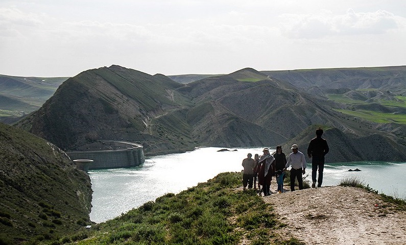 زندگی پس از سیل/ معلمی در دورترین و محرومترین روستای گیلان/ افزایش آب سد بارزو – شیروان زندگی پس از سیل/ معلمی در دورترین و محرومترین روستای گیلان/ افزایش آب سد بارزو – شیروان