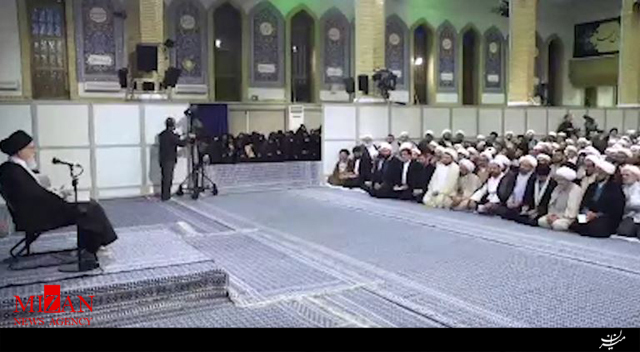 واکنش جالب رهبرانقلاب به سوال یکی از شاگردانشان واکنش جالب رهبرانقلاب به سوال یکی از شاگردانشان