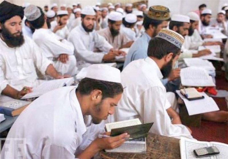 وزارت آموزش و پرورش پاکستان کنترل مدارس دینی را به عهده میگیرد