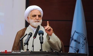 مقابله با قاچاق و حمایت از تولید از وظایف مهم همه مسئولان نظام است مقابله با قاچاق و حمایت از تولید از وظایف مهم همه مسئولان نظام است