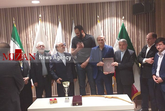 حضور ورزشکاران و مسئولان ورزش کشور در موزه ملی ورزش + عکس حضور ورزشکاران و مسئولان ورزش کشور در موزه ملی ورزش + عکس