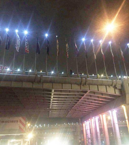 اقدام به خودکشی دختر جوان از بالای پل شيخ فضل الله +عکس اقدام به خودکشی دختر جوان از بالای پل شيخ فضل الله +عکس