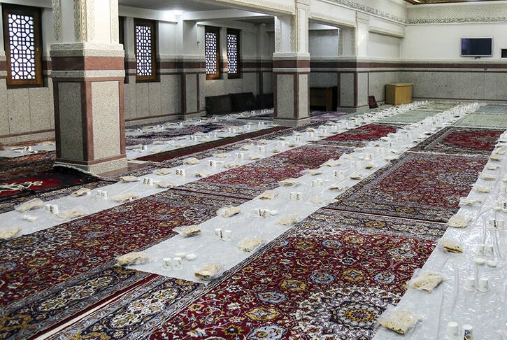 افطار افطار در مسجد جامع شهرک غرب