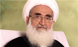 اقامه نماز ظهر جمعه به امامت آیت‌الله نوری همدانی در رزمایش الی بیت‌المقدس 4