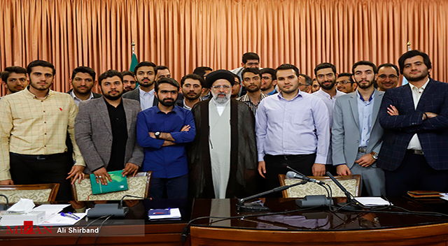 حواشی جالب دیدار صمیمانه رییس قوه قضاییه با دانشجویان