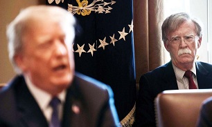 مشاوران تندرو در حال تضعیف موقعیت ترامپ هستند