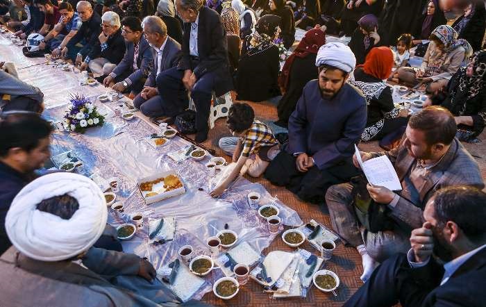 سفره افطار افطاری در میدان فرهنگ