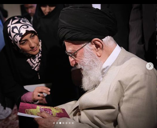 روایتی از دیدار شاعران با رهبر معظم انقلاب روایتی از دیدار شاعران با رهبر معظم انقلاب