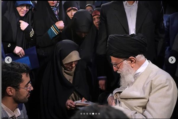 روایتی از دیدار شاعران با رهبر معظم انقلاب روایتی از دیدار شاعران با رهبر معظم انقلاب