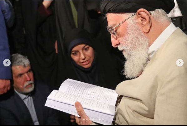 روایتی از دیدار شاعران با رهبر معظم انقلاب روایتی از دیدار شاعران با رهبر معظم انقلاب