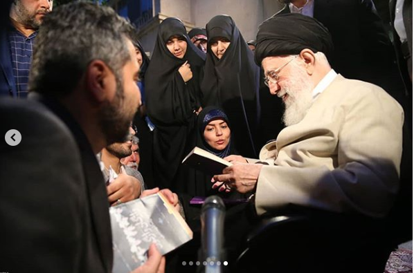 روایتی از دیدار شاعران با رهبر معظم انقلاب روایتی از دیدار شاعران با رهبر معظم انقلاب