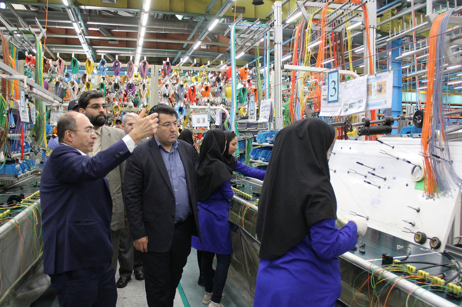 ۱۳۰ برنامه عمق ساخت داخل در صنعت قطعه سازی/ تعمیق بخشی عمق ساخت قطعات داخلی در دستور کار وزارت صنعت/ قطعه سازان پتانسیل بالایی برای کمک در شرایط تحریم دارند ۱۳۰ برنامه عمق ساخت داخل در صنعت قطعه سازی/ تعمیق بخشی عمق ساخت قطعات داخلی در دستور کار وزارت صنعت/ قطعه سازان پتانسیل بالایی برای کمک در شرایط تحریم دارند