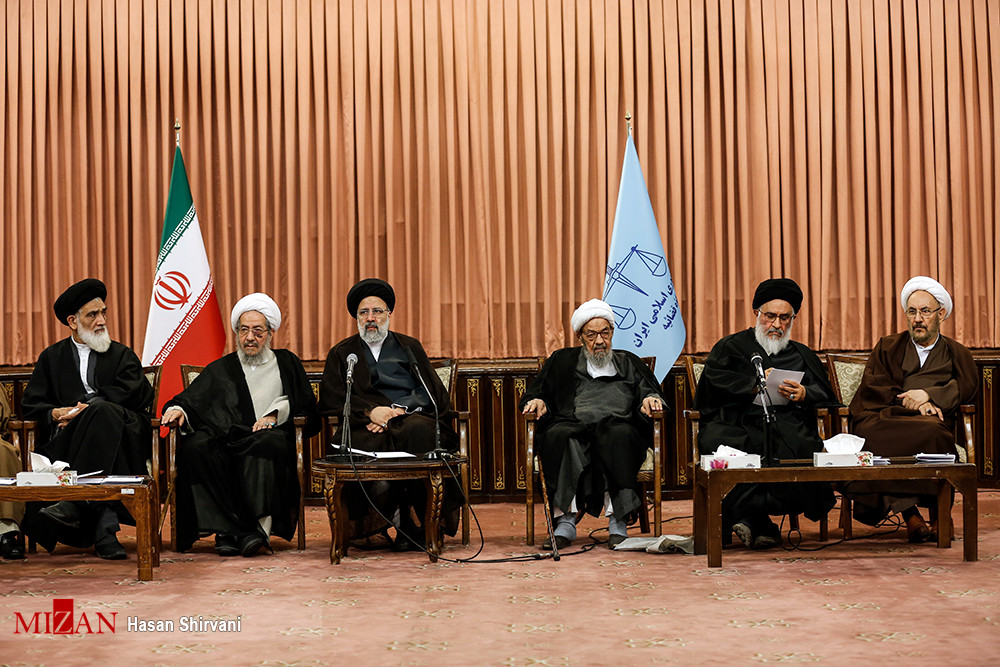 نشست هم اندیشی مسئولان عالی ادوار دستگاه قضا با آیت الله رییسی نشست هم اندیشی مسئولان عالی ادوار دستگاه قضا با آیت الله رییسی