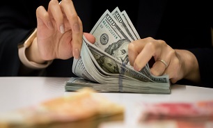 متحدان آمریکا به دنبال محدود کردن قدرت واشنگتن با به چالش کشیدن دلار