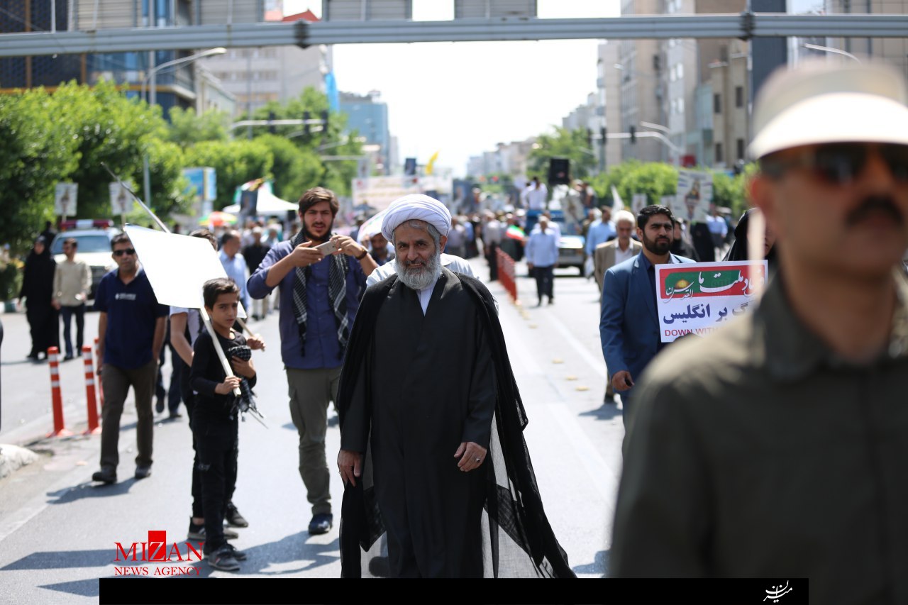 تصاویر از حضور رئیس سازمان اطلاعات سپاه در راهپیمایی روز قدس