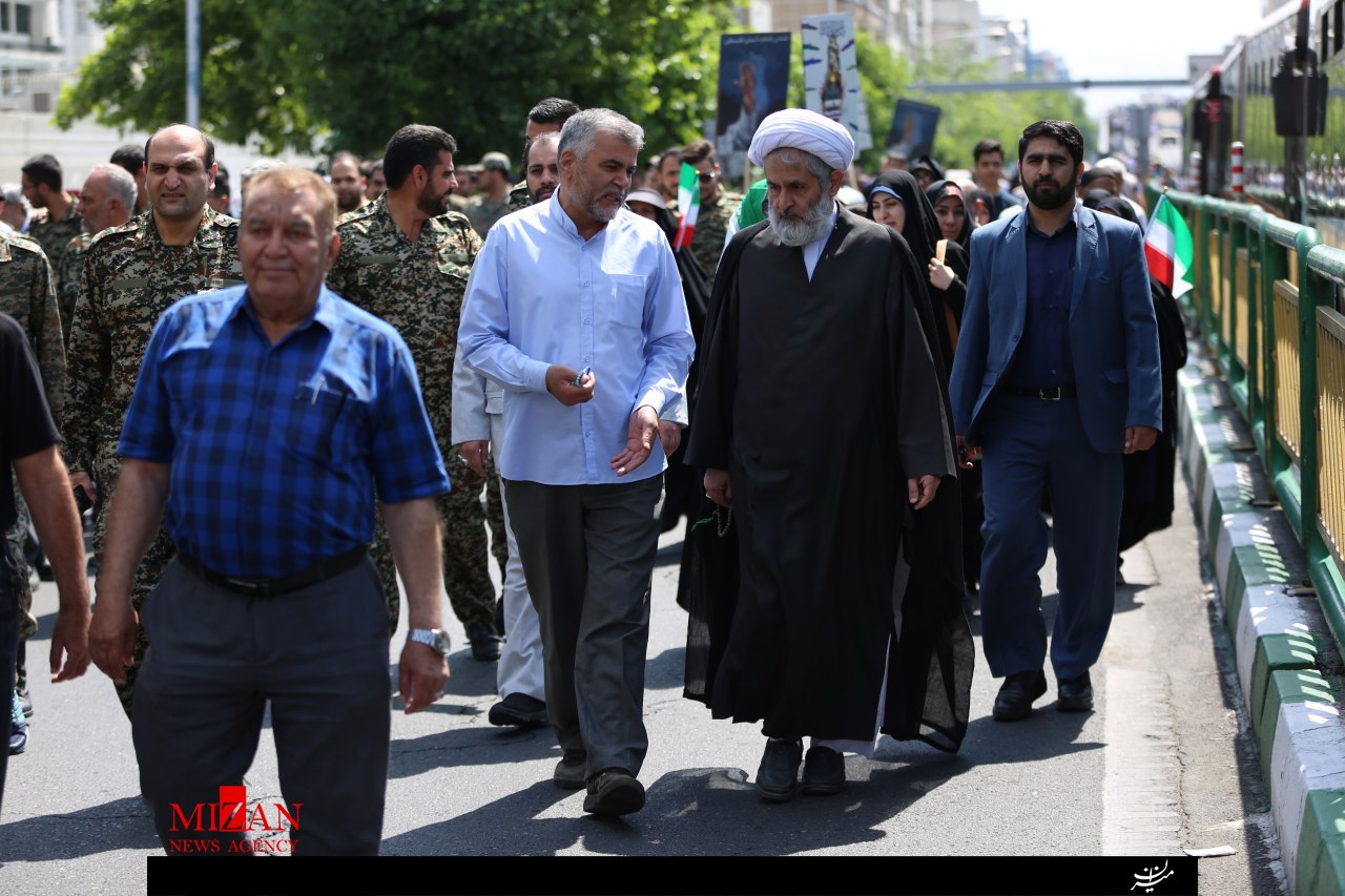 تصاویر از حضور رئیس سازمان اطلاعات سپاه در راهپیمایی روز قدس
