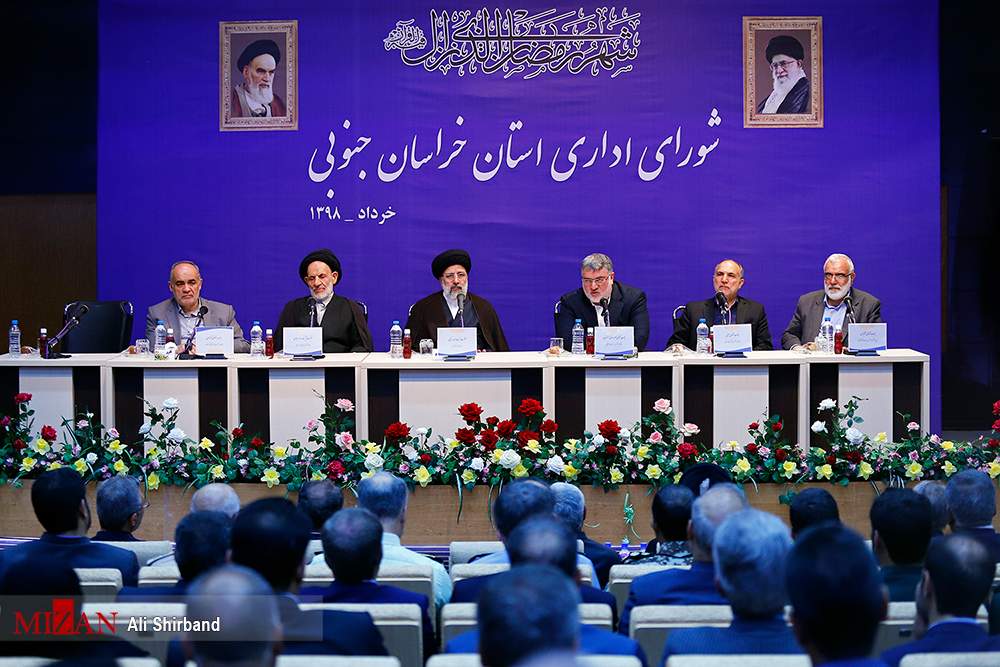 از هر فعلی که در جهت رونق تولید باشد، با همه وجود حمایت می‌کنیم/  مطلقا نباید اجازه داد که کارگاه‌های تولیدی متوقف شود