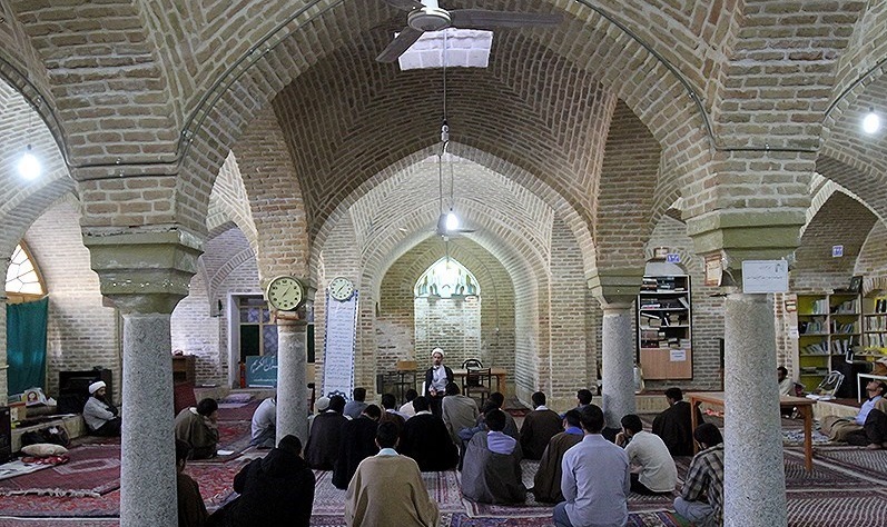 پلدختر ۶۰ روز پس از سیل/ مراسم اعتکاف ماه مبارک رمضان-همدان / بیمارستان قلب جماران-تخت بستری امام خمینی (ره)
