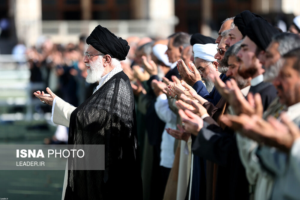 اقامه نماز عید فطر، با شکوهی وصفناپذیر اقامه نماز عید فطر، با شکوهی وصفناپذیر