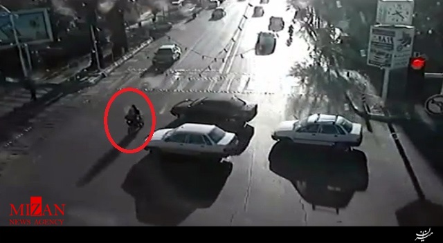 بیتوجهی به چراغ قرمز! بیتوجهی به چراغ قرمز!