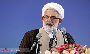 ادای احترام دادستان کل کشور به مقام شامخ شهدای گمنام سمنان