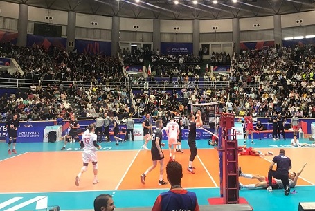 به روزرسانی می‌شود/ تشویق ویژه معروف توسط هواداران/ شاگردان کولاکوویچ قرمز می‌پوشند+ عکس و فیلم